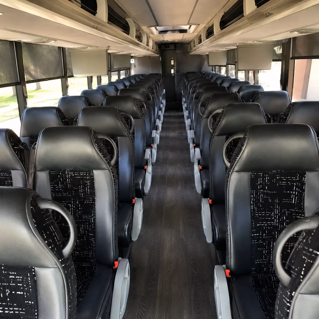 lake elsinore make your group trip comfortable with a lake elsinore long distance charter bus rental