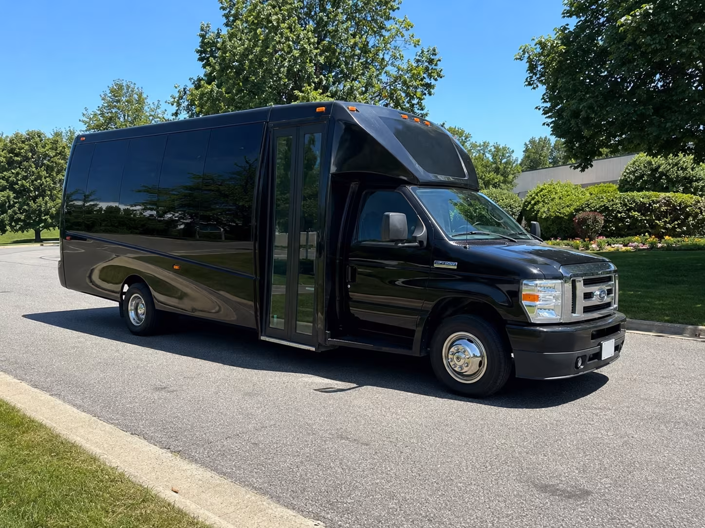 murrieta new years eve party bus rental